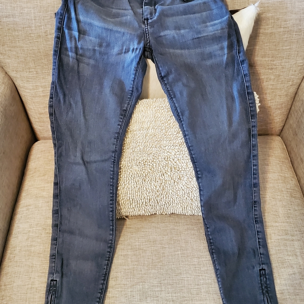 Ankle zipper pants